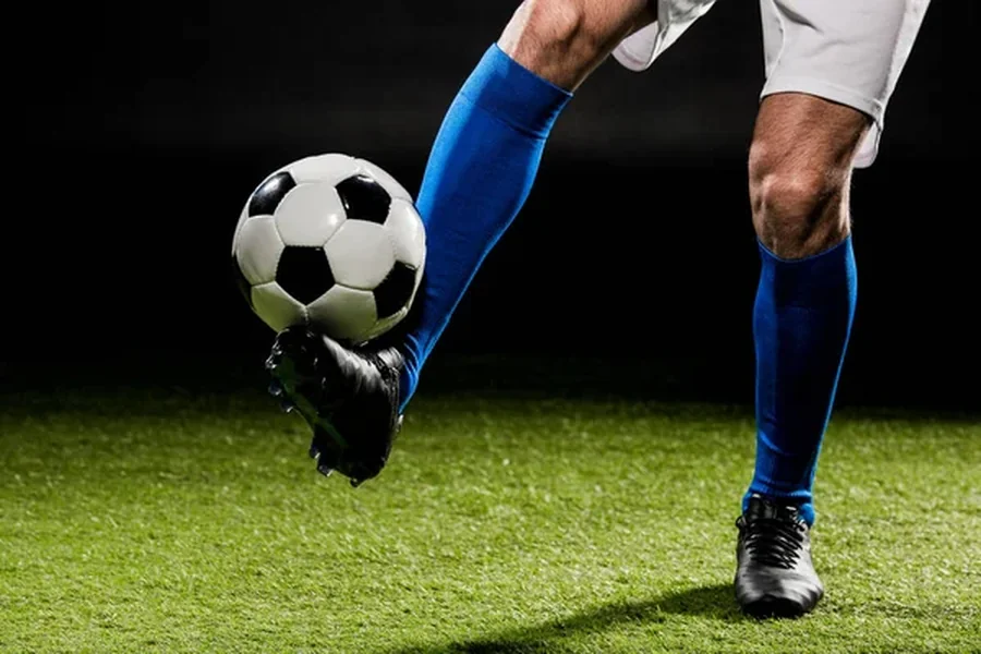Why Football Game Fitness Training Differs From General Athletic Conditioning Football